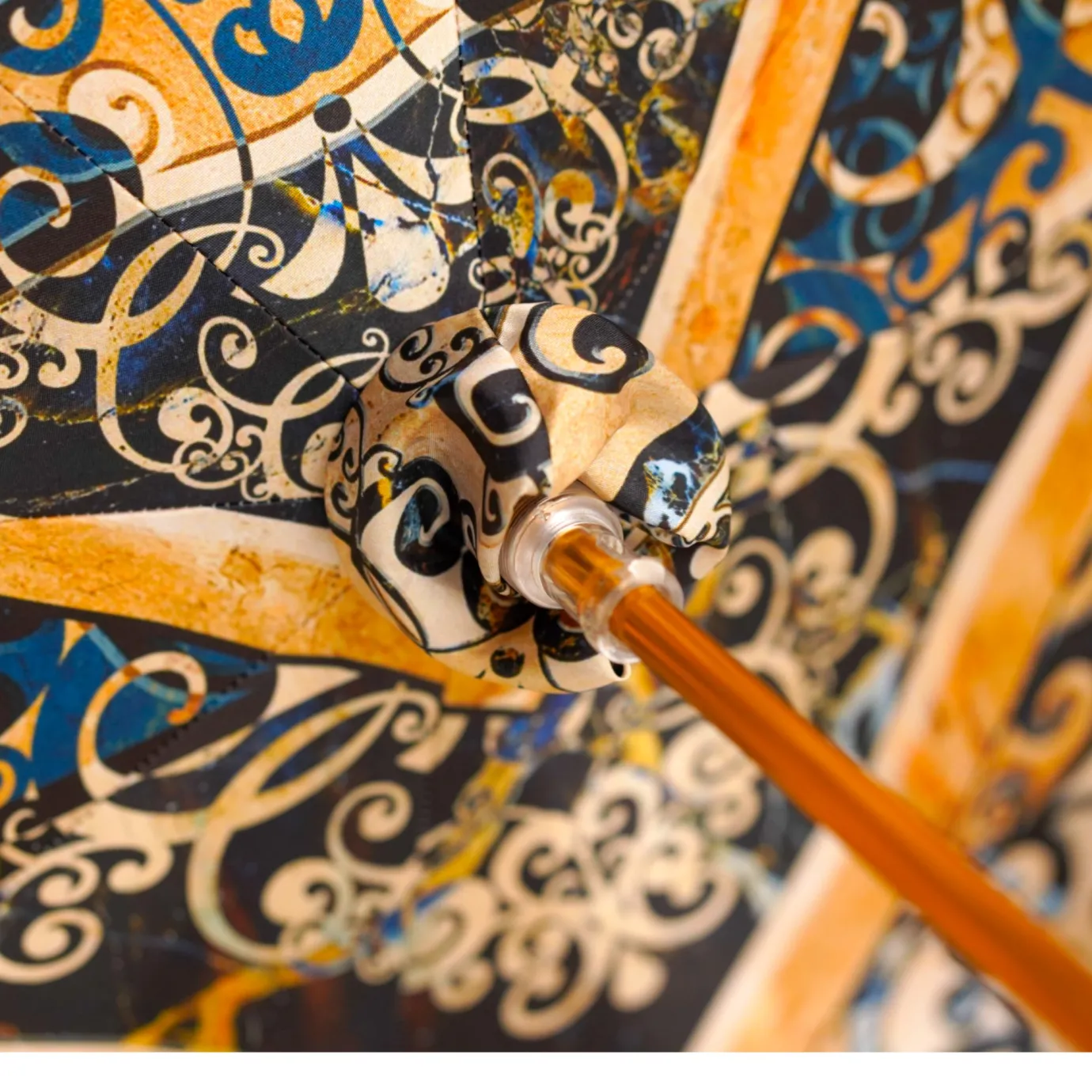 Il Marchesato Sleek Italian Majolica Umbrella Best